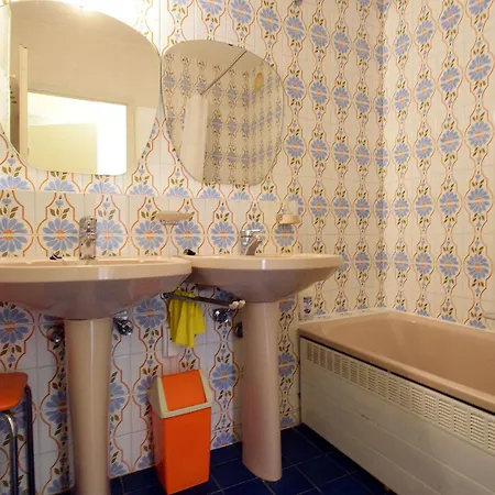 Stylish Seaside W Balcony Apartamento De Haan